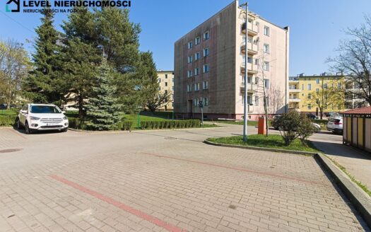 Mieszkanie trzypokojowe na parterze